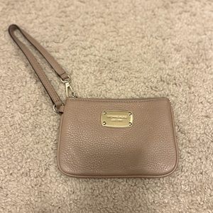 EUC Michael Kors Wristlet